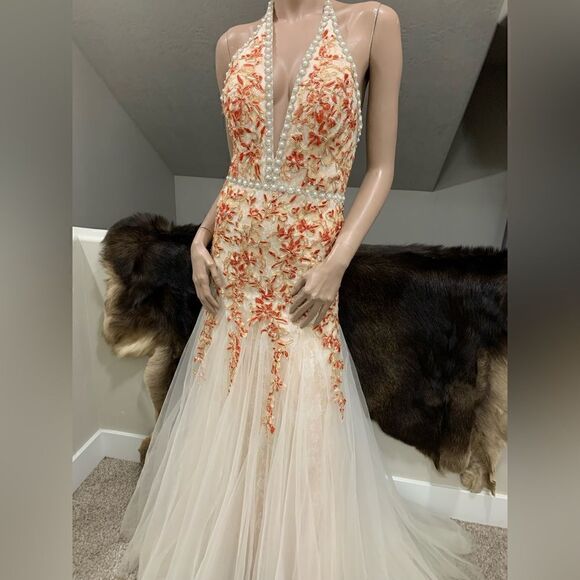 New Gorgeous Embroidered Floral Lace Beaded  Fishtail Halter Gown - Picture 4 of 16